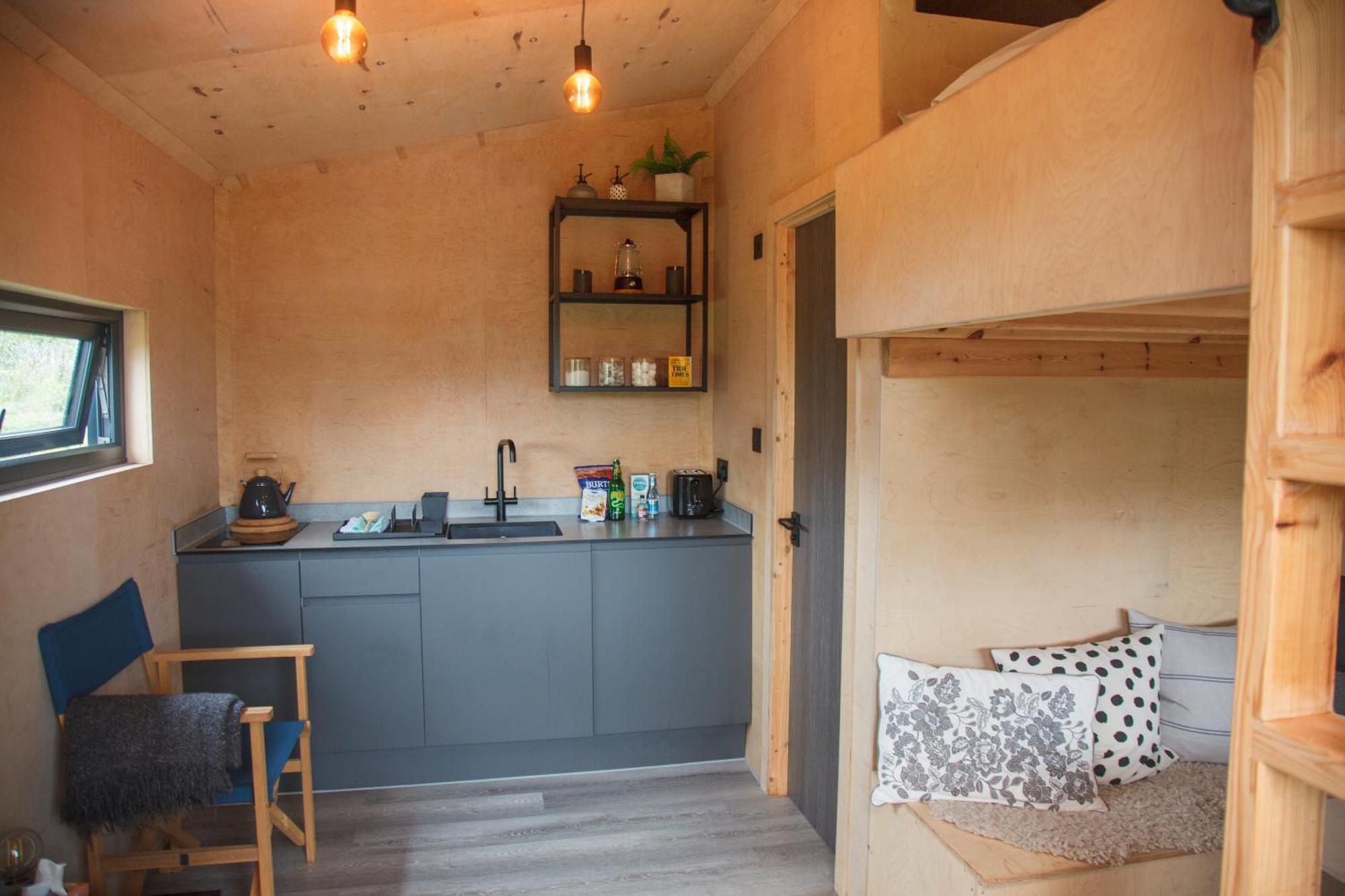 Luxury Glamping Cabin With Outdoor Bath On Cornish Flower Farm Truro Exterior foto